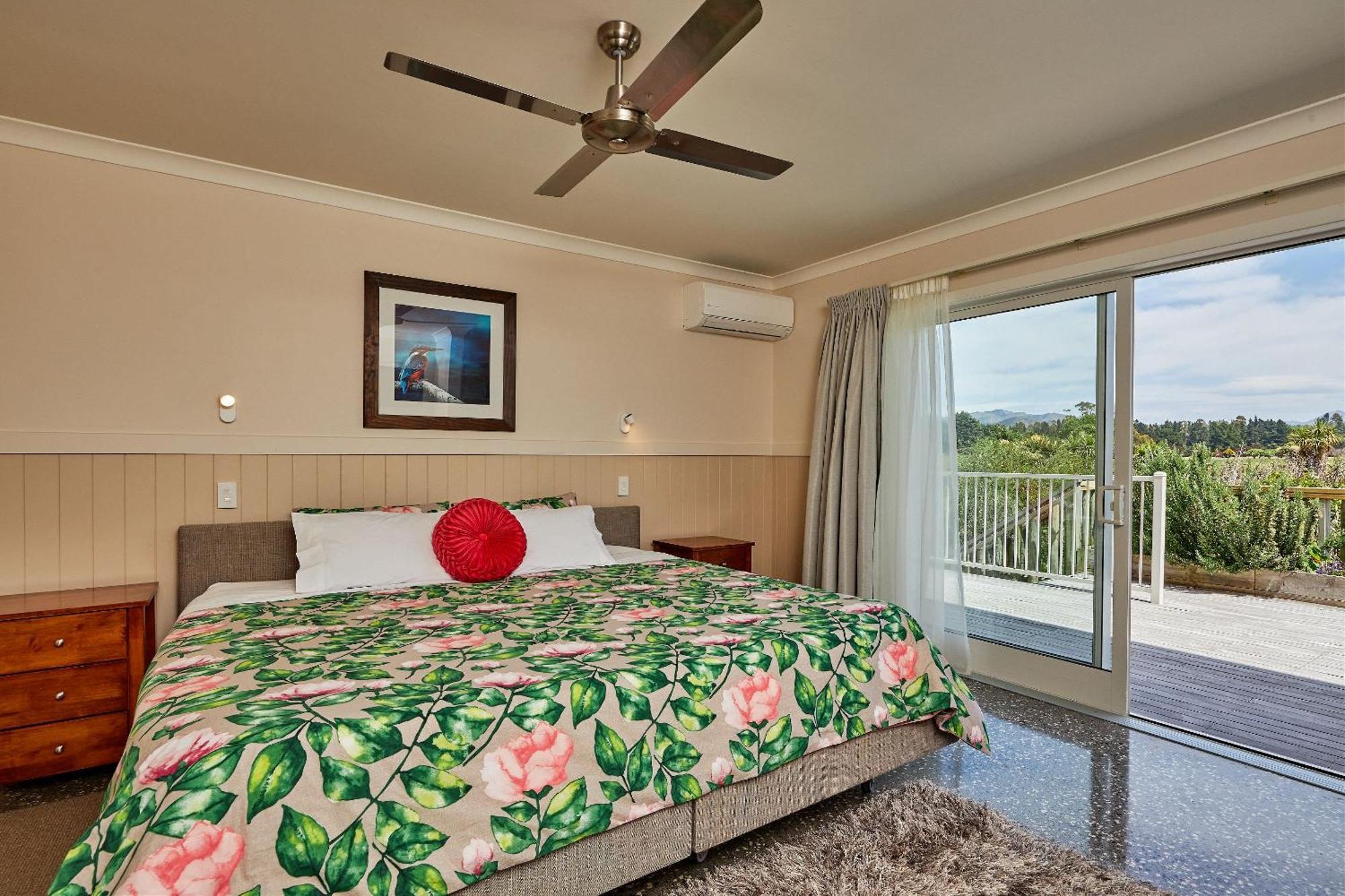Bed and Breakfast Kakatu Retreat Kaikoura Zimmer foto